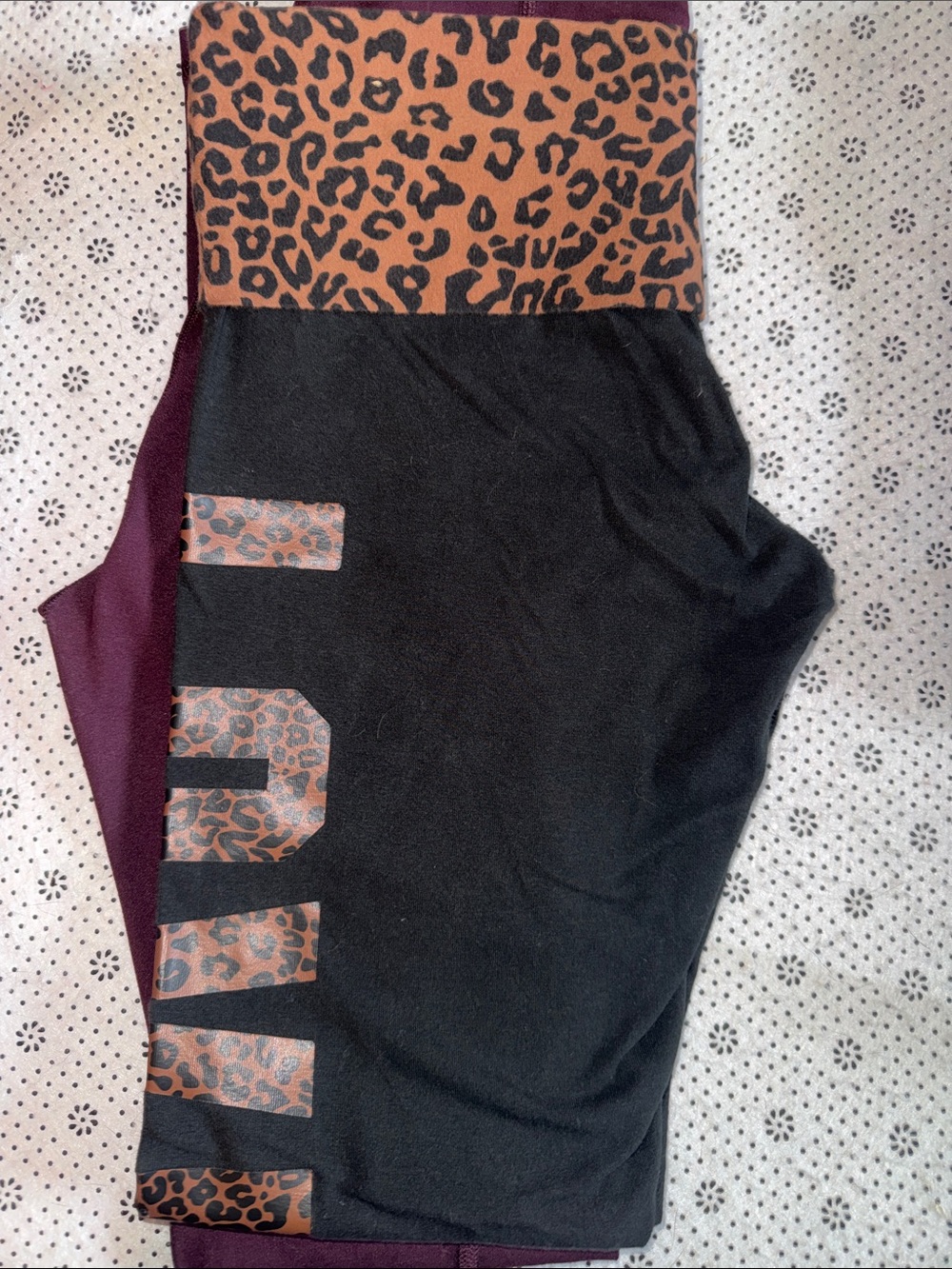 🛍 Women’s BUNDLE OF 5 VICTORIA SECERT LEGGINGS size SMALL 🛍 - Picture 3 of 9